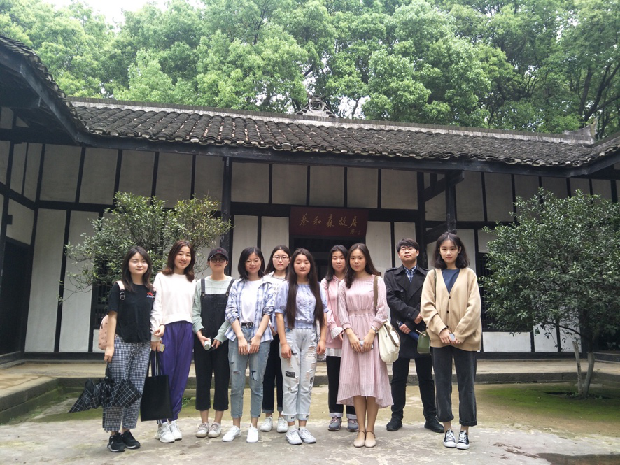 小组活动照片.png 小组活动照片.png